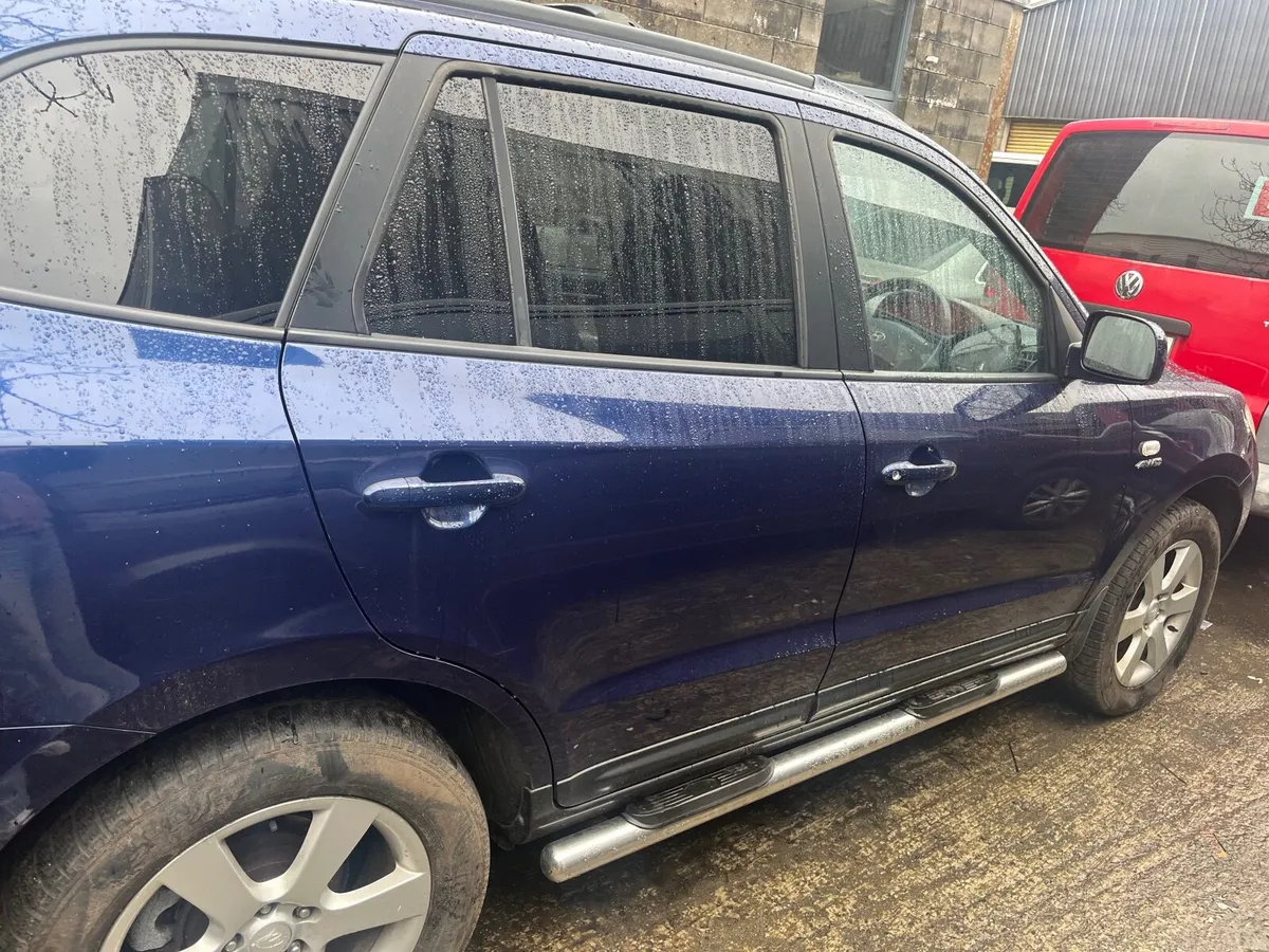 Hyundai Santa Fe 2007 - Image 2