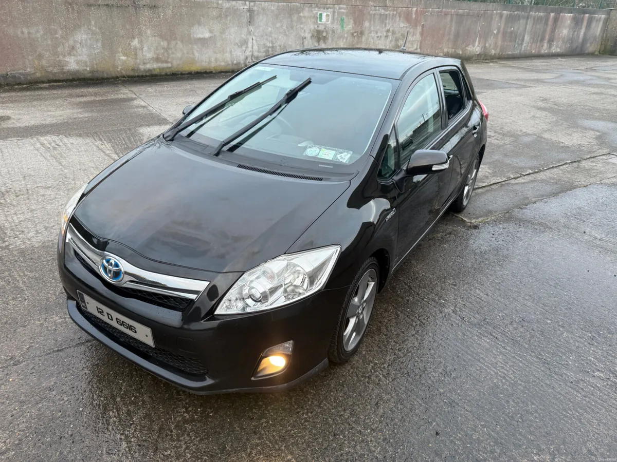 12 Toyota Auris hybrid automatic - Image 3
