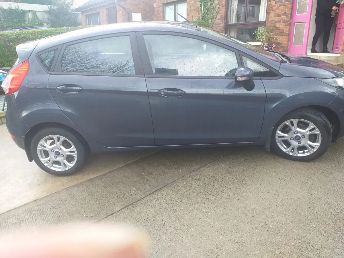 Ford Fiesta 2014 - Image 2