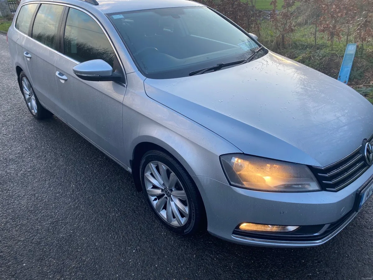 VW Passat 2.0 TDI AS NEW SMALL KMS FSH - Image 4