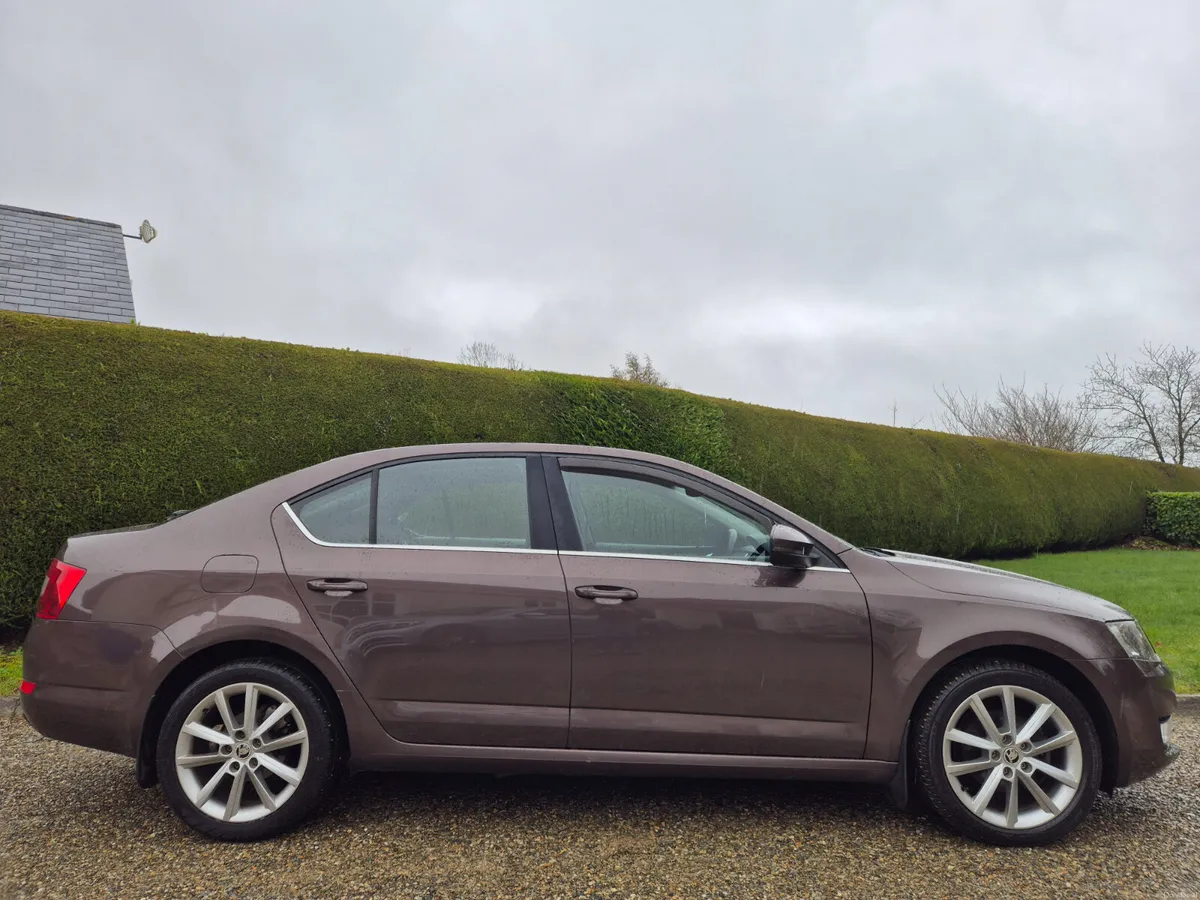 2017'SKODA OCTAVIA 1.6 TDI 'ELEGANCE' - Image 2