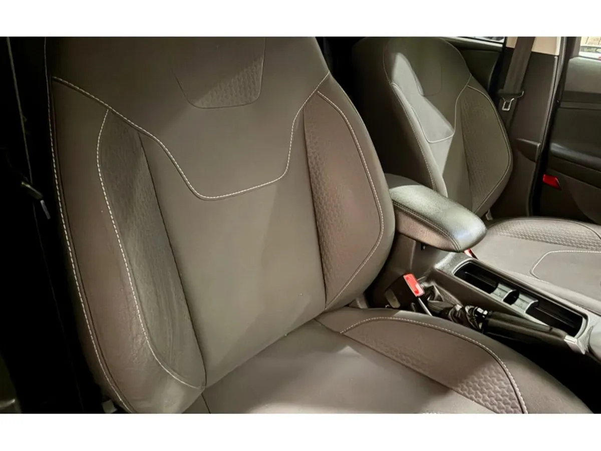 Ford Focus 1.5 TDCI ZETEC 95PS 5DR - Image 3