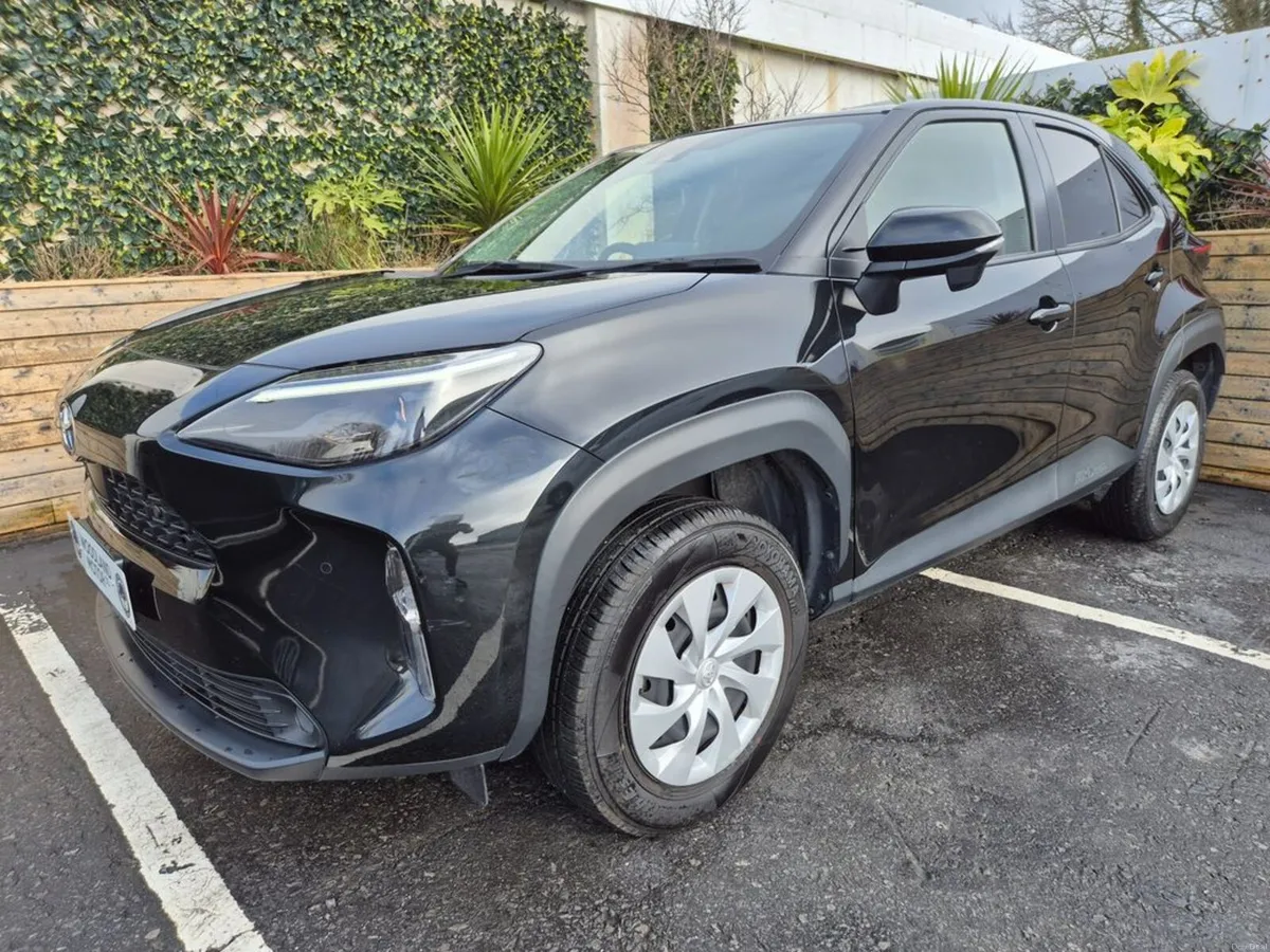 Toyota Yaris Cross 1.5 HYBRID / X SPEC / TAX €160 - Image 3