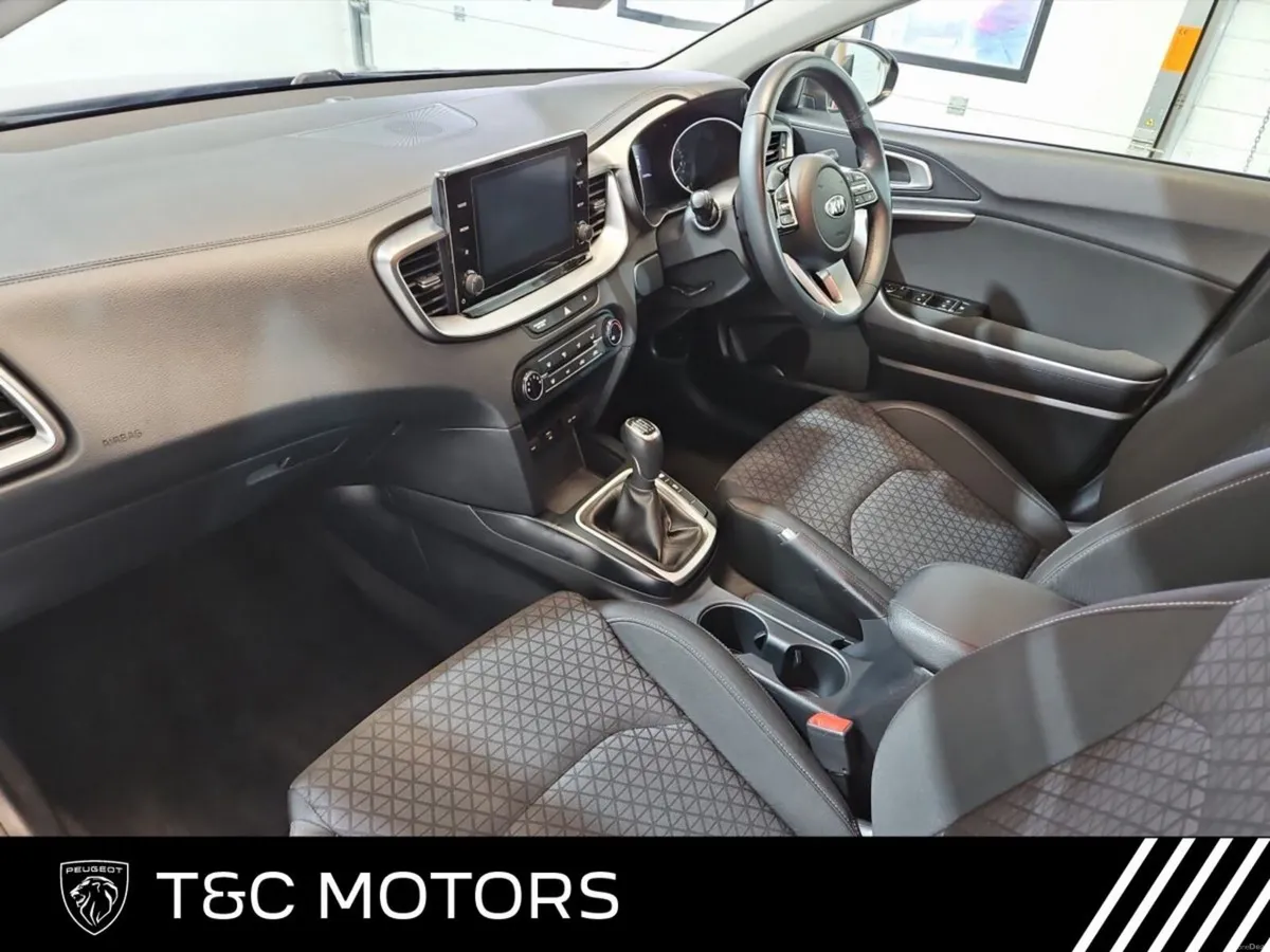Kia Ceed 1.6 MHEV K2 - Reversing Camera, Auto Ligh - Image 4