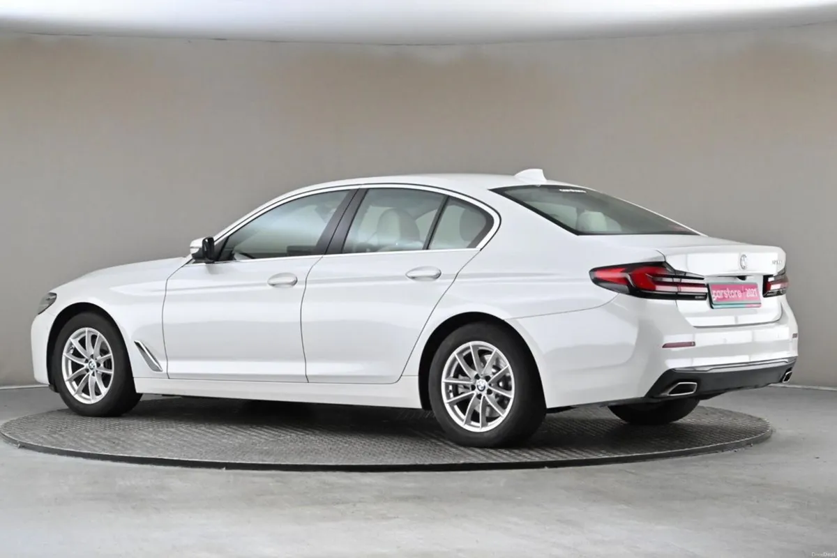 BMW 5-Series 520D SE **BEIGE LEATHER** - Image 6