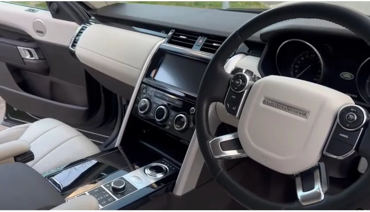 Landrover Discovery HSE 7 Seats 1 Year Warranty - Image 2