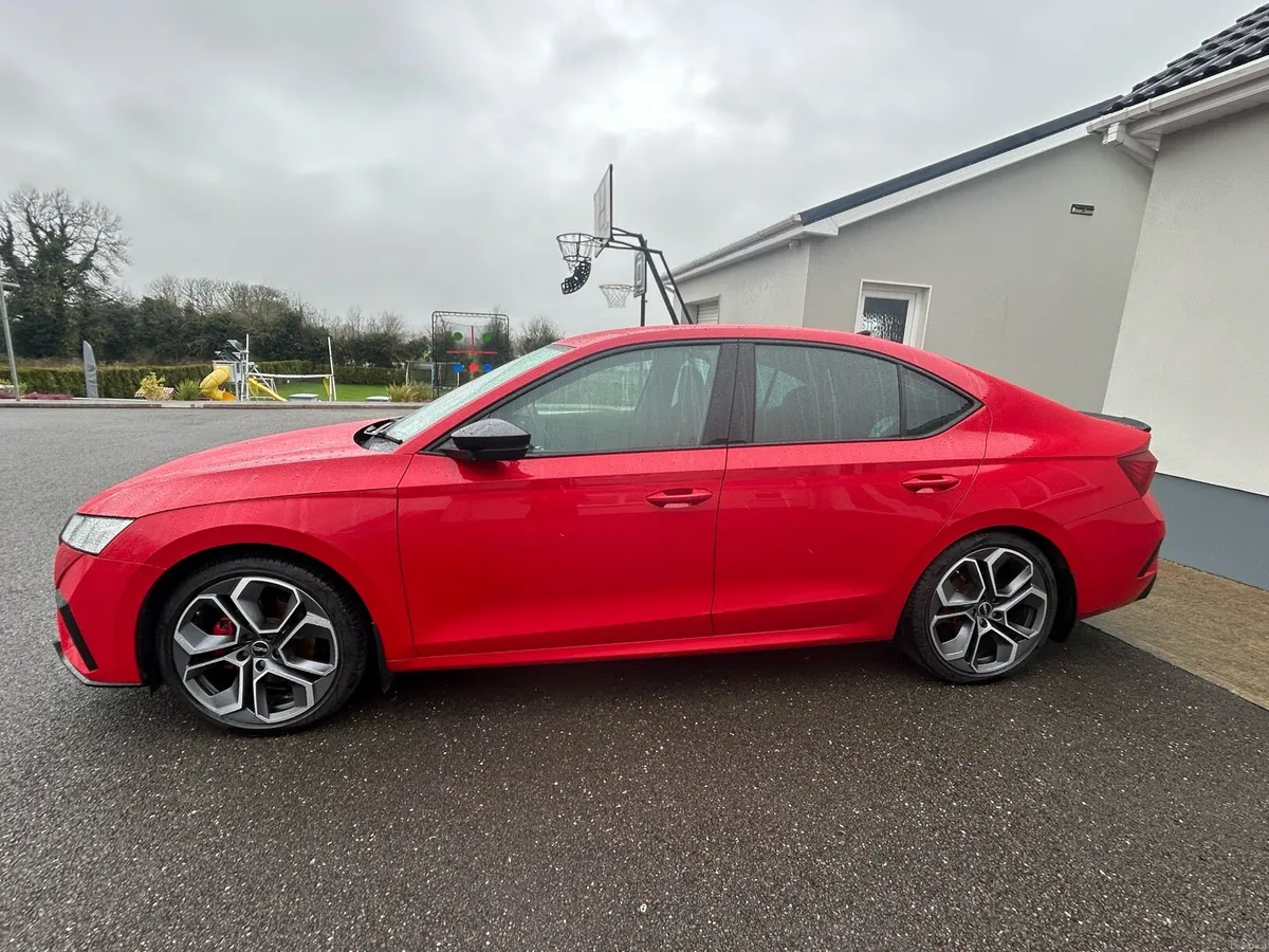 Skoda Octavia RS 200bhp Red Diesel 241 Automatic - Image 2