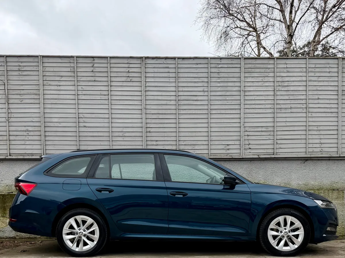 Skoda Octavia 2022 SE TECHNOLOGY PHEV / DSG AUTO - Image 2