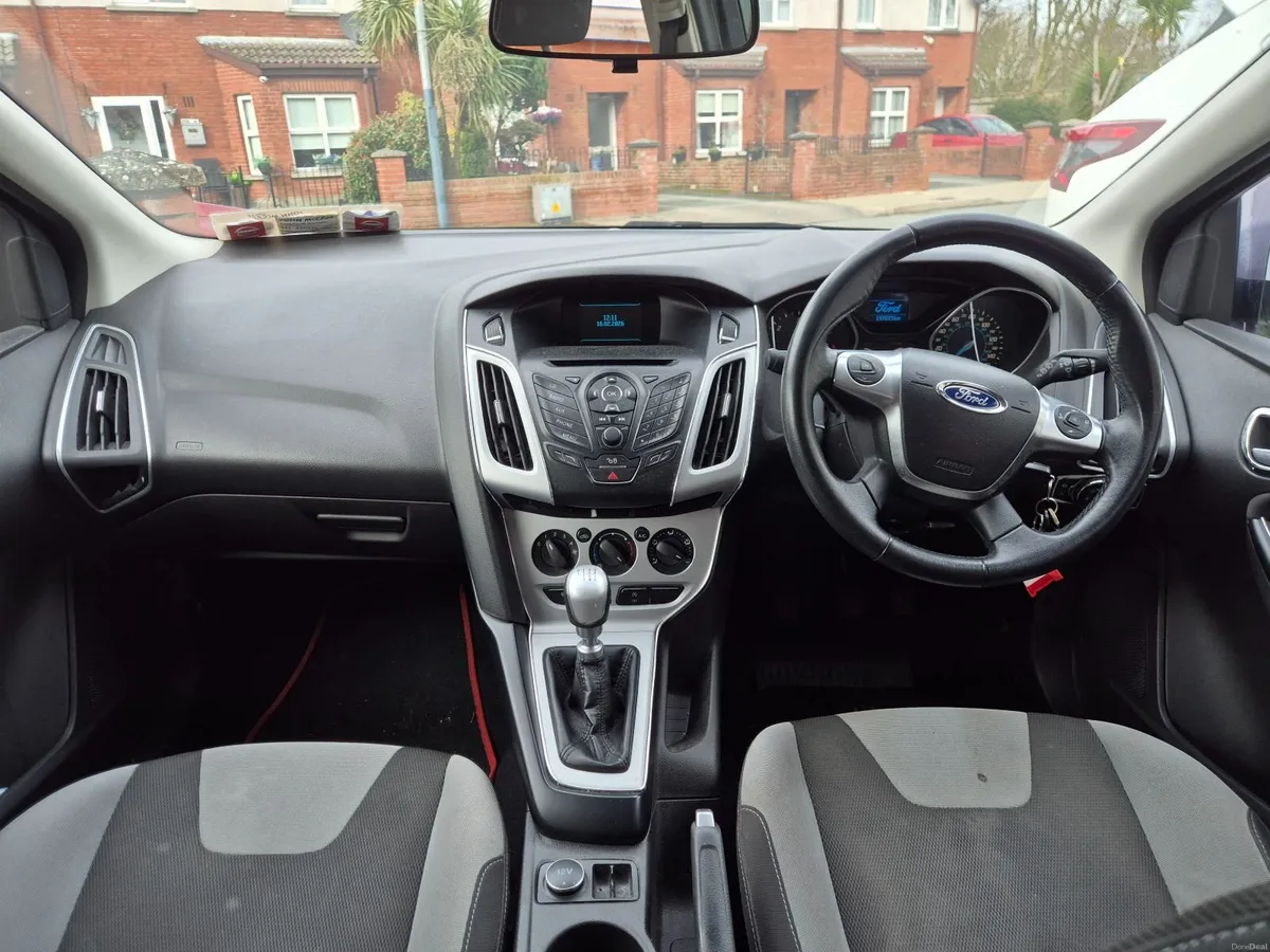 Ford Focus 2014 - Image 2