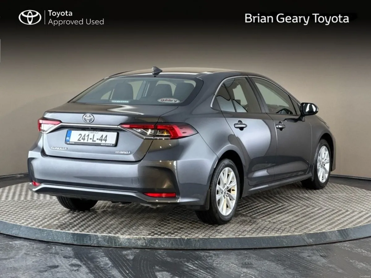 Toyota Corolla HYBRID LUNA SALOON - Image 2