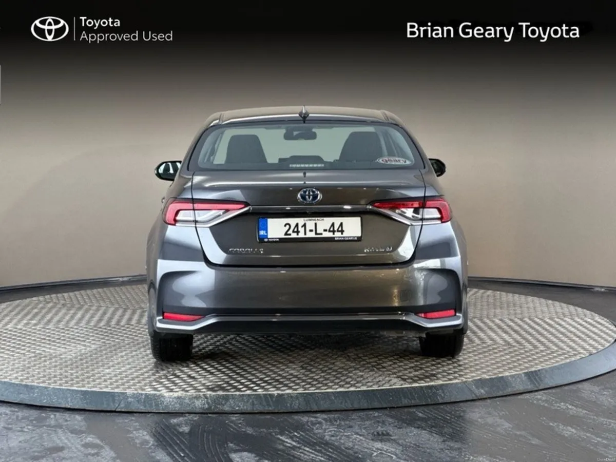 Toyota Corolla HYBRID LUNA SALOON - Image 4
