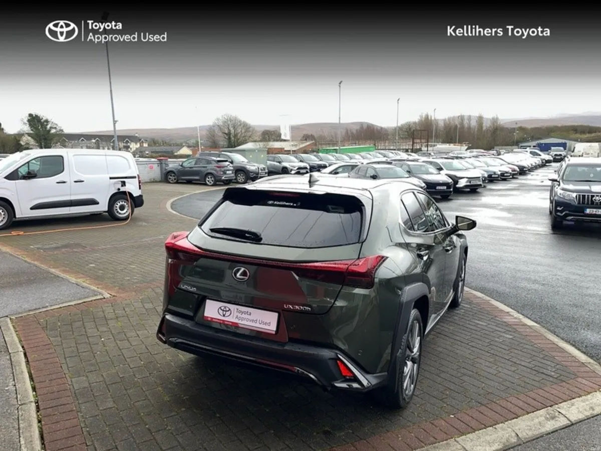 Lexus UX UX300H F SPORT DESIGN - Image 2