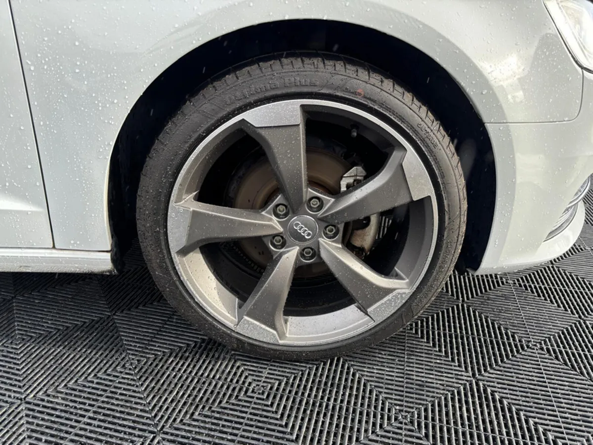 Audi A3 Audi A3 1.4 TFSI, Petrol, auto, fully load - Image 3