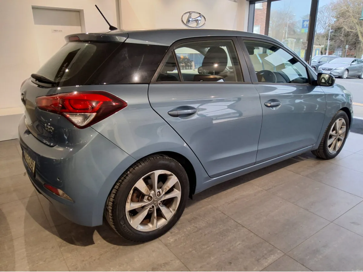 Hyundai i20 DELUXE - Only 56,000 Km- - Image 2