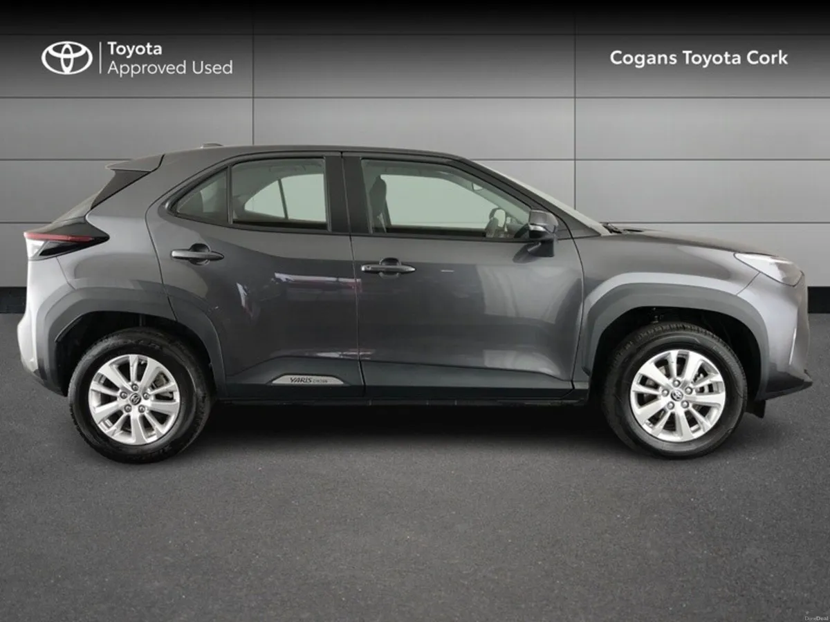 Toyota Yaris Cross YARIS CROSS LUNA - Image 3