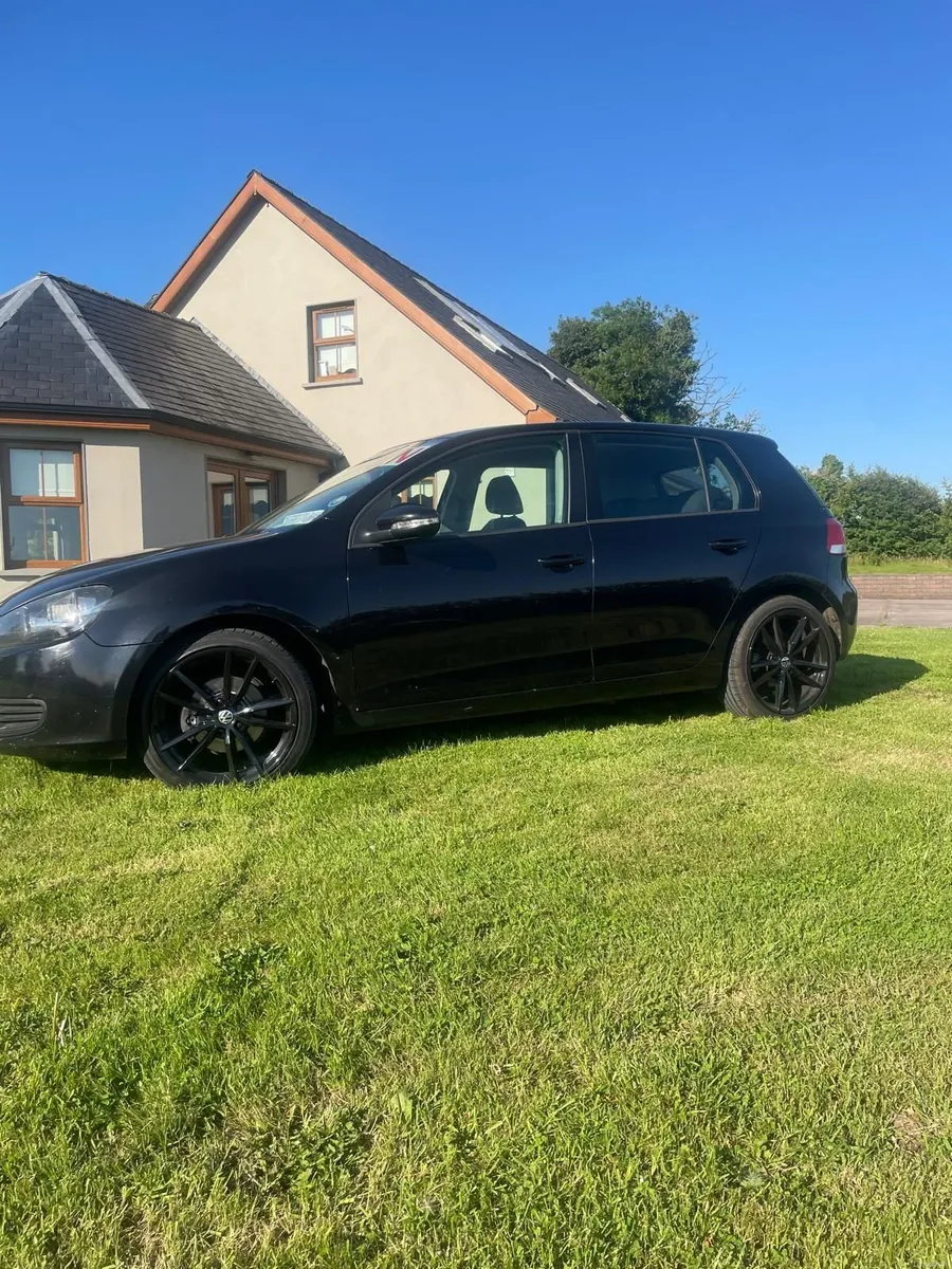 Volkswagen Golf 2010 - Image 1