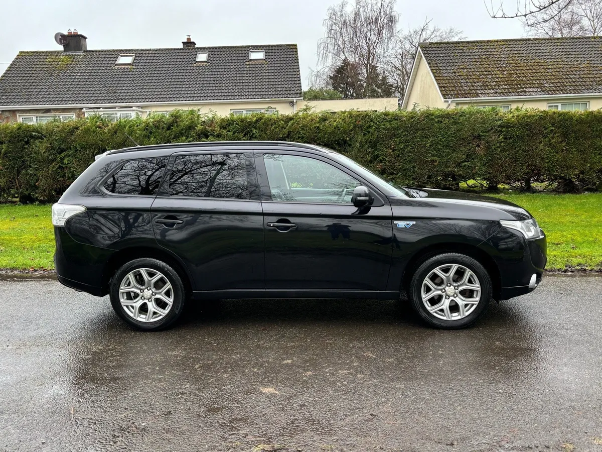 Mitsubishi Outlander NCT 11-26 - Image 2