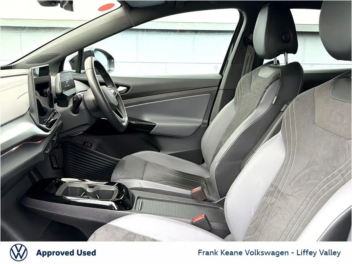 Volkswagen ID.5 77KWH PRO PLUS 286HP *DEEP BLACK* - Image 4