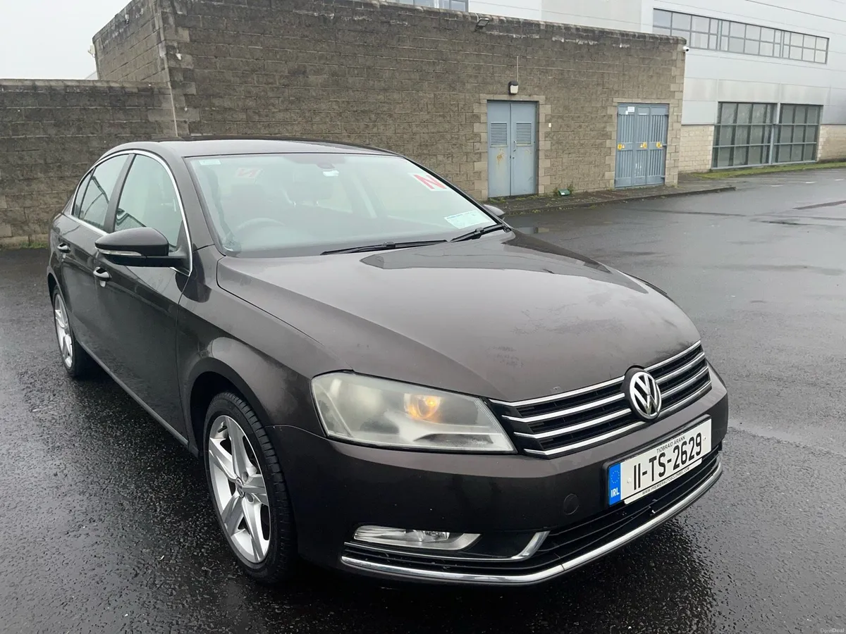 2011 Volkswagen Passat - Image 1