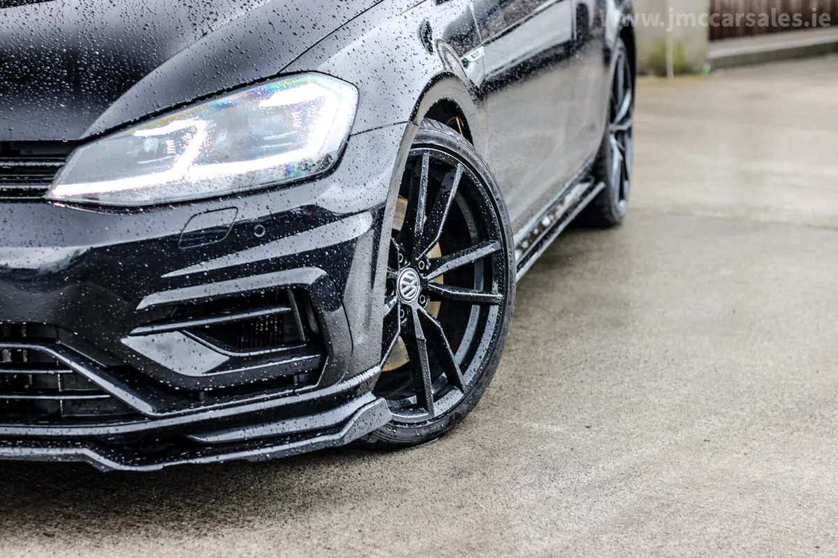 191 VOLKSWAGEN GOLF R PAN ROOF - Image 2