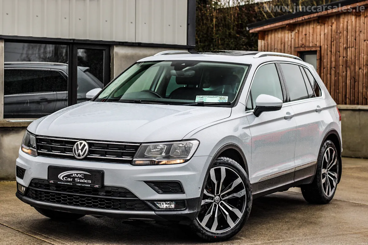 2018 VOLKSWAGEN TIGUAN COMFORTLINE PAN ROOF - Image 1