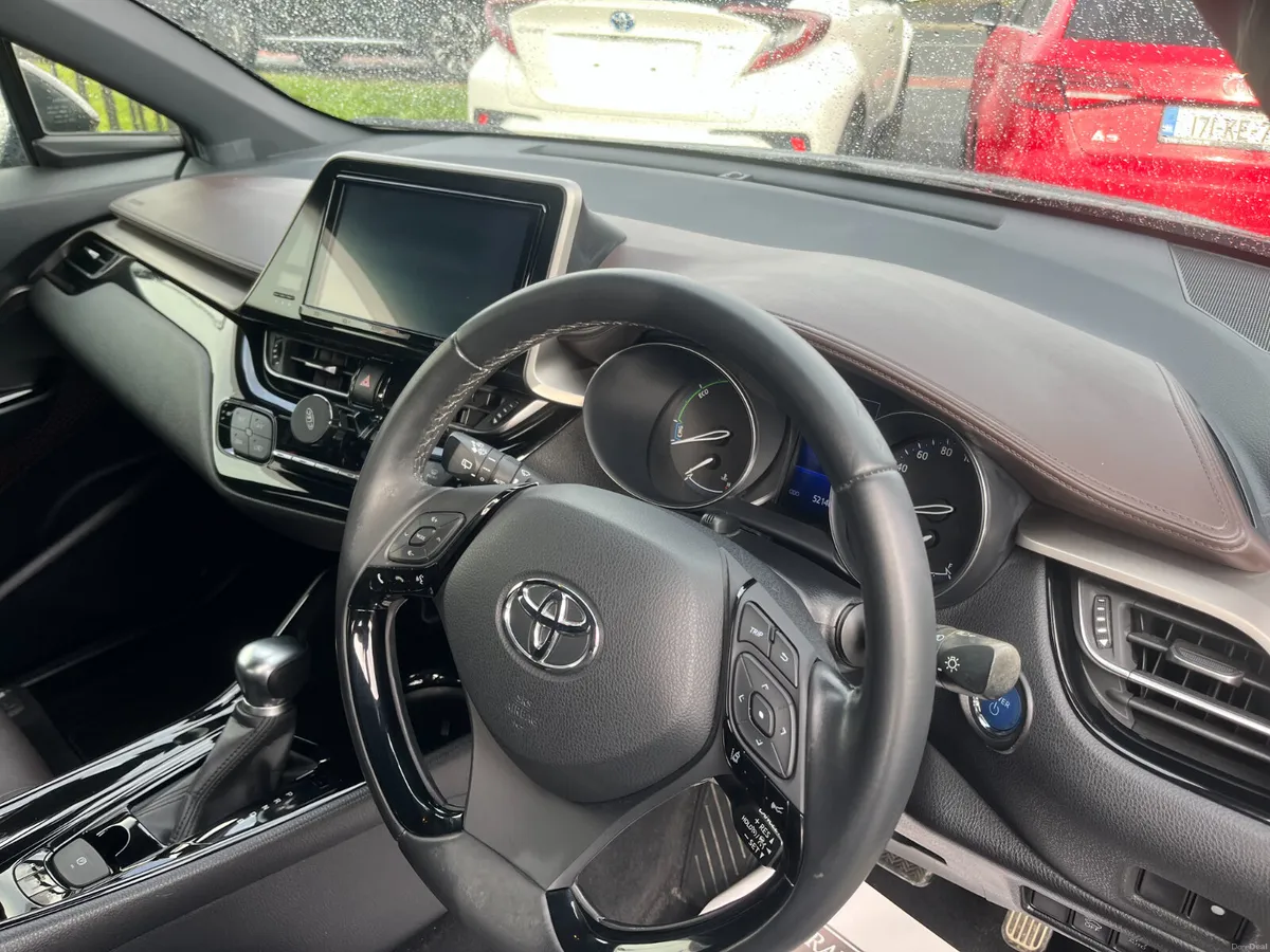 TOYOTA C-HR 2019, 1.8 HYBRID AUTO LOW KM HIGH SPEC - Image 3
