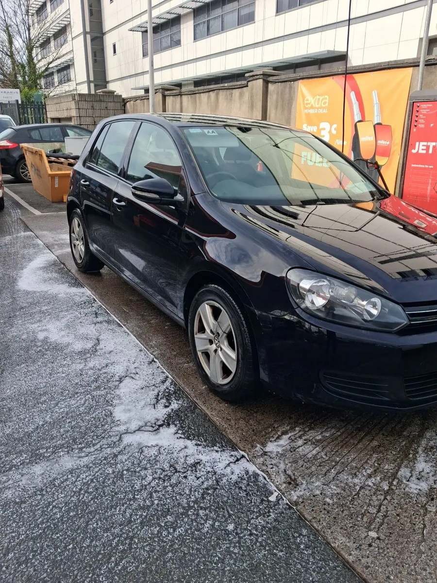 Volkswagen Golf 2010 - Image 2