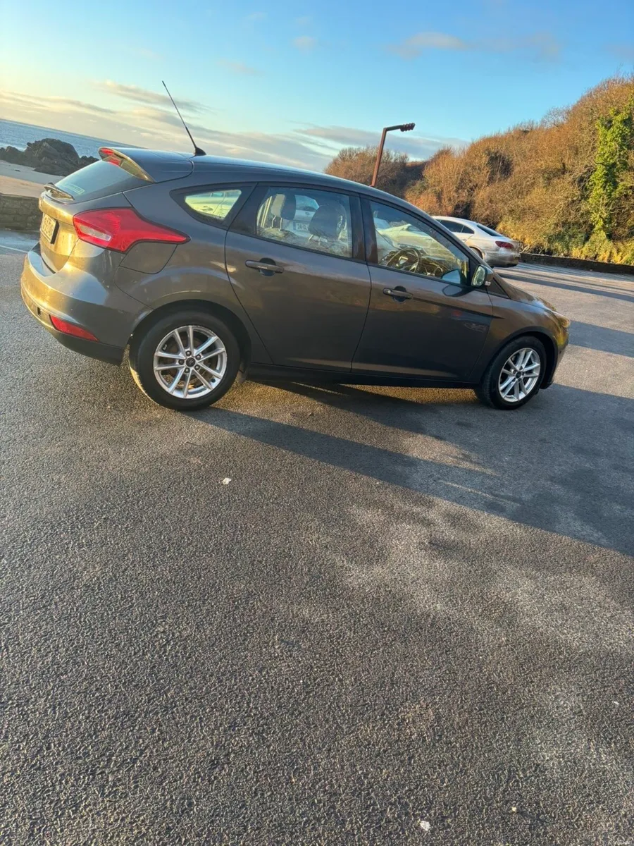 Ford Focus 1.6 ( Fresh NCT ) - Image 5