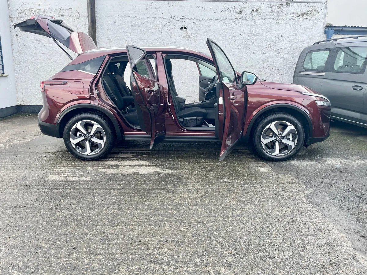 Nissan Qashqai ePower SV Premium  Hybrid Auto,2023 - Image 3