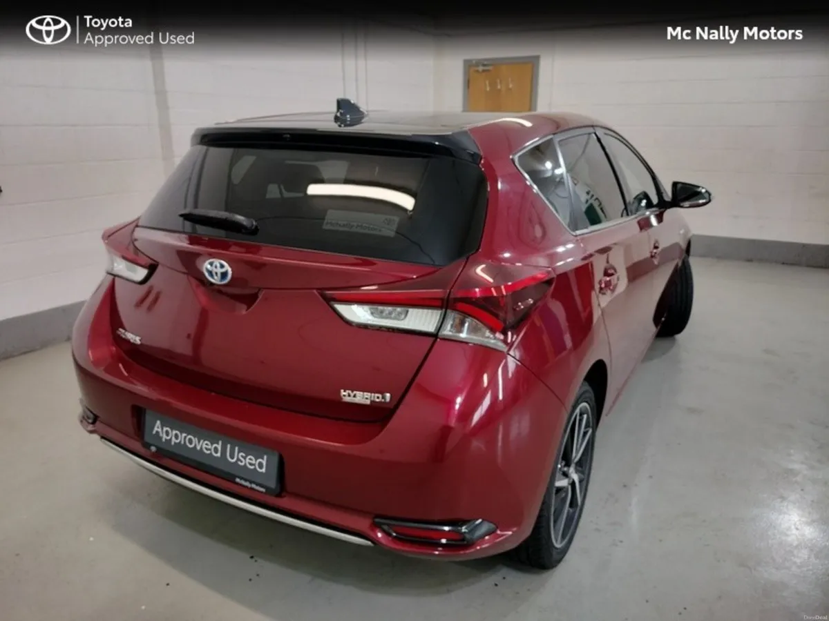 Toyota Auris HYBRID LUNA SPORT - Image 3