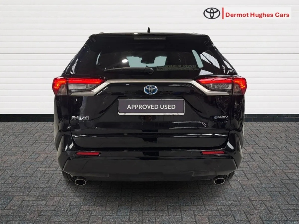 Toyota RAV4 BLACK EDITION SOL PLUG-IN HYBRID AUTO - Image 4