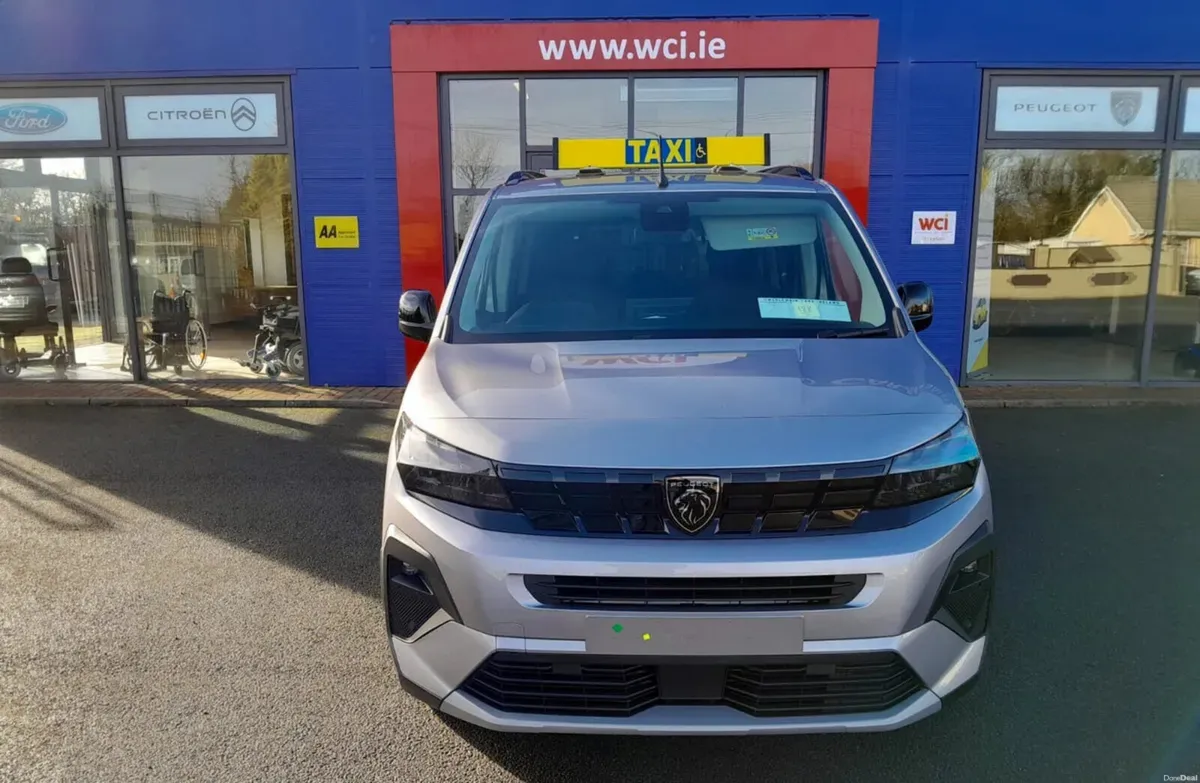 Wheelchair Taxi Peugeot Rifter Horizon GT Line - Image 2