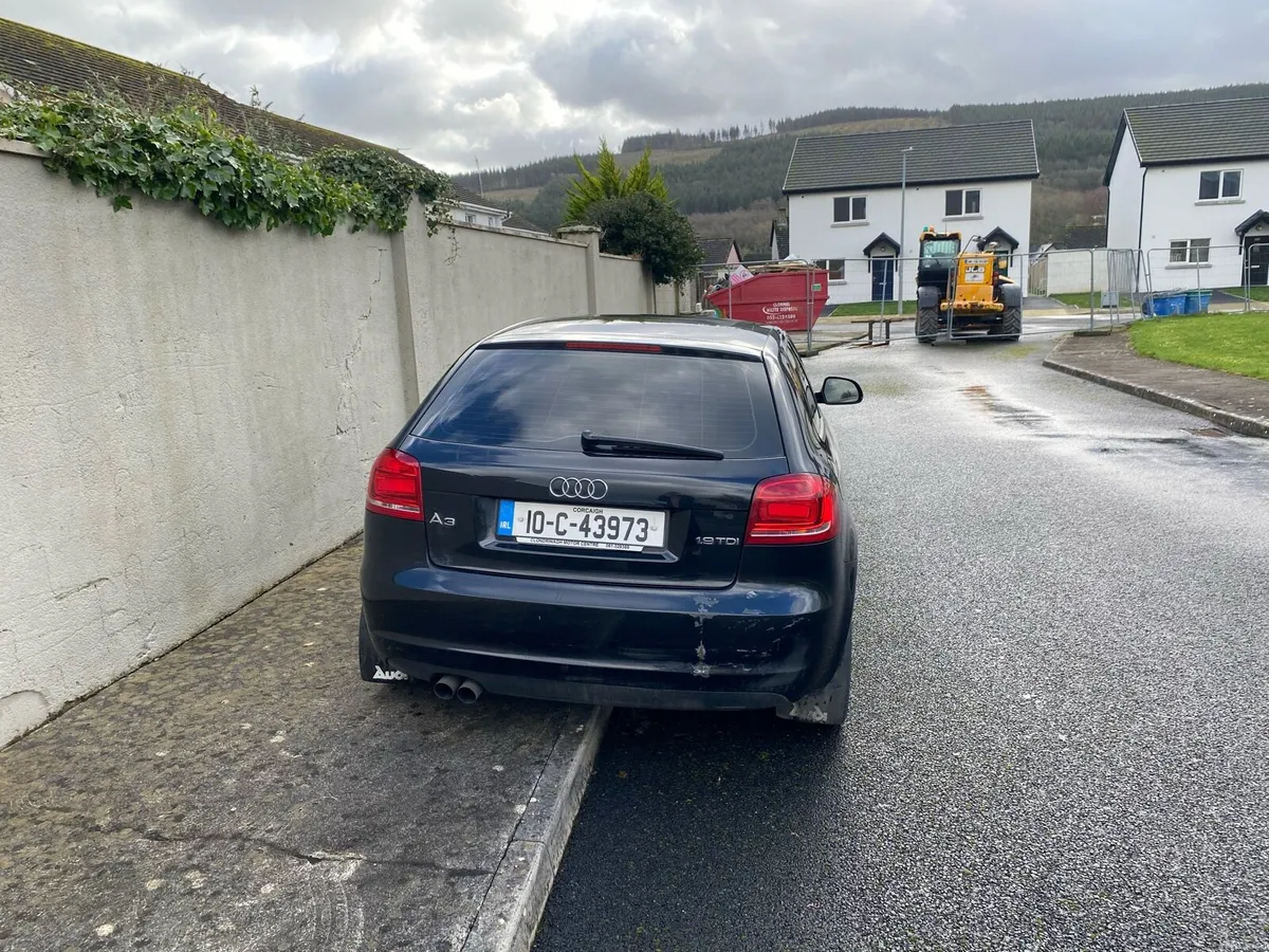 audi a3 hatchback 2010 - Image 2