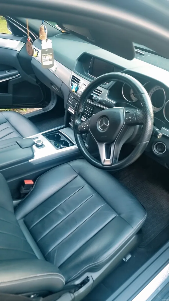 Mercedes E 220 - Image 3