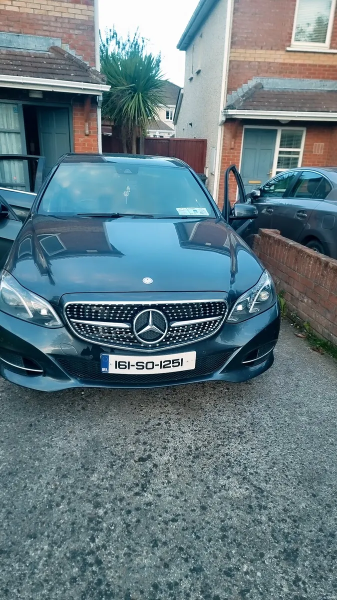 Mercedes E 220 - Image 1