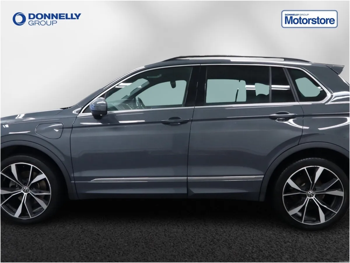 Volkswagen Tiguan Estate R-Line - Image 3