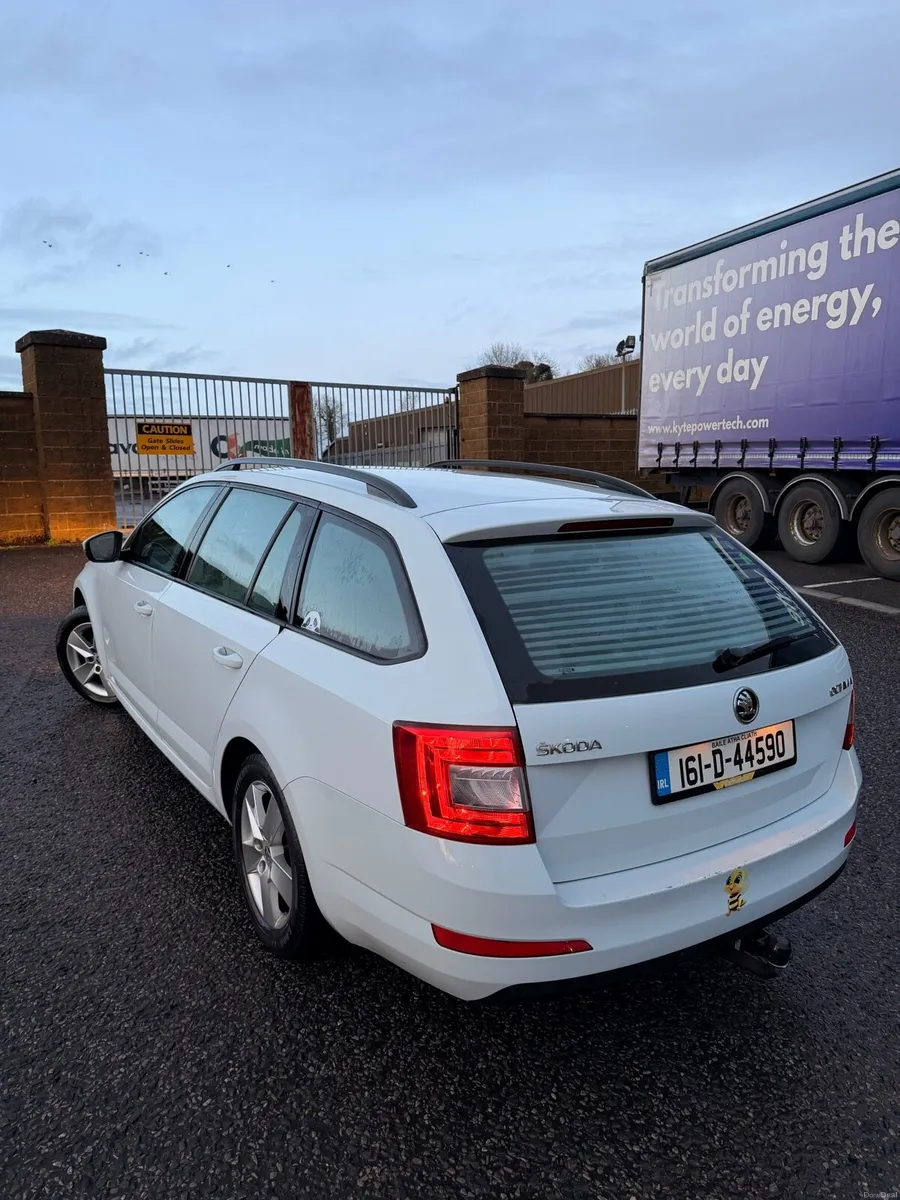 Skoda Octavia AMBITION 2.0TDI NCT 2/28 TAX 1/27 - Image 4