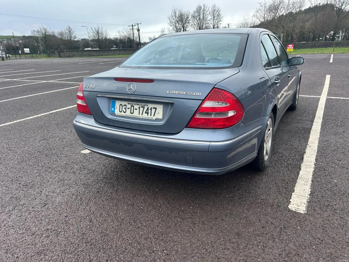 Mercedes E 200 petrol new NCT 2003. - Image 3