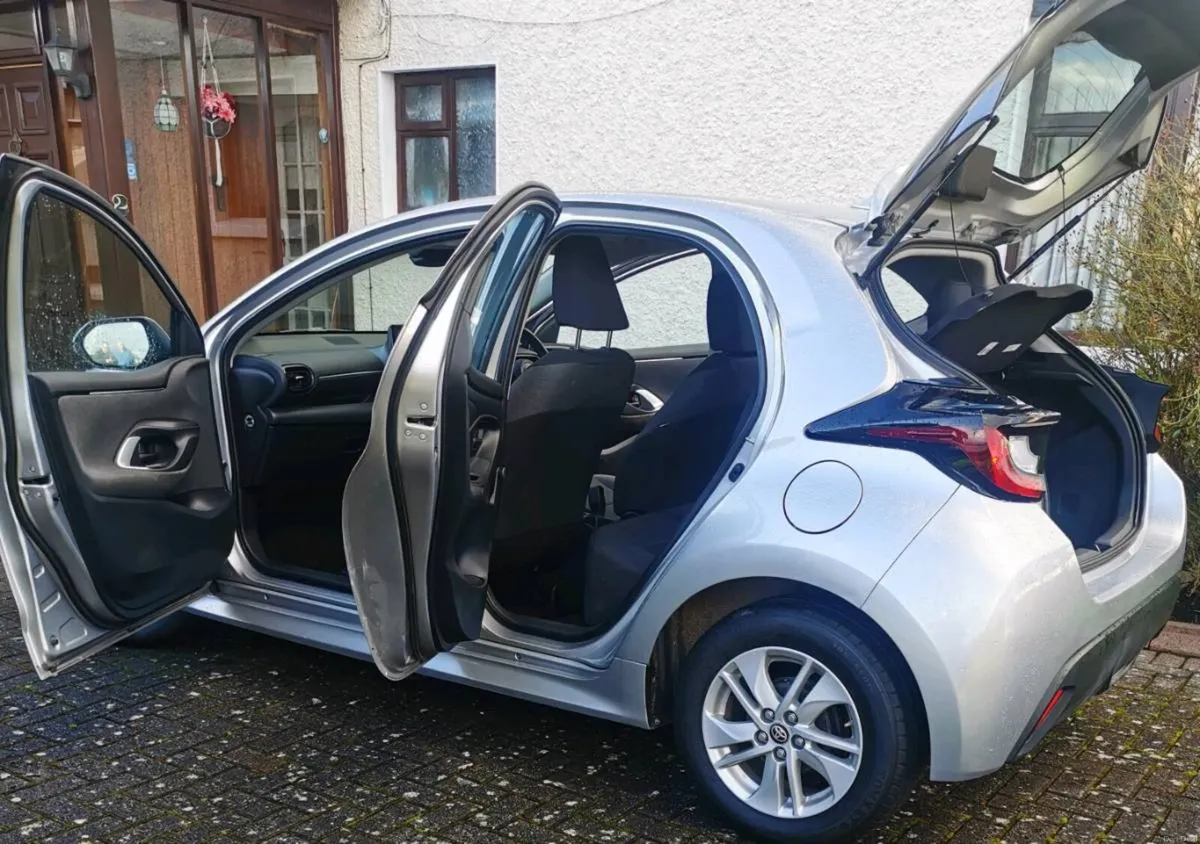 2022 Toyota Yaris Luna 1.0 4Dr Hatchback - Image 4