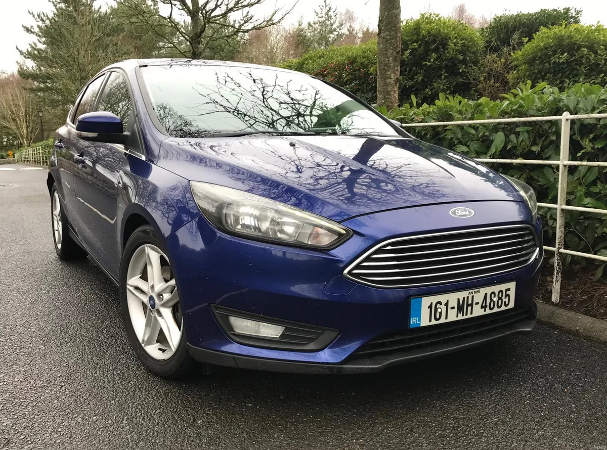 Ford Focus 1.5 TDCi  Zetec PowerShift - Image 3