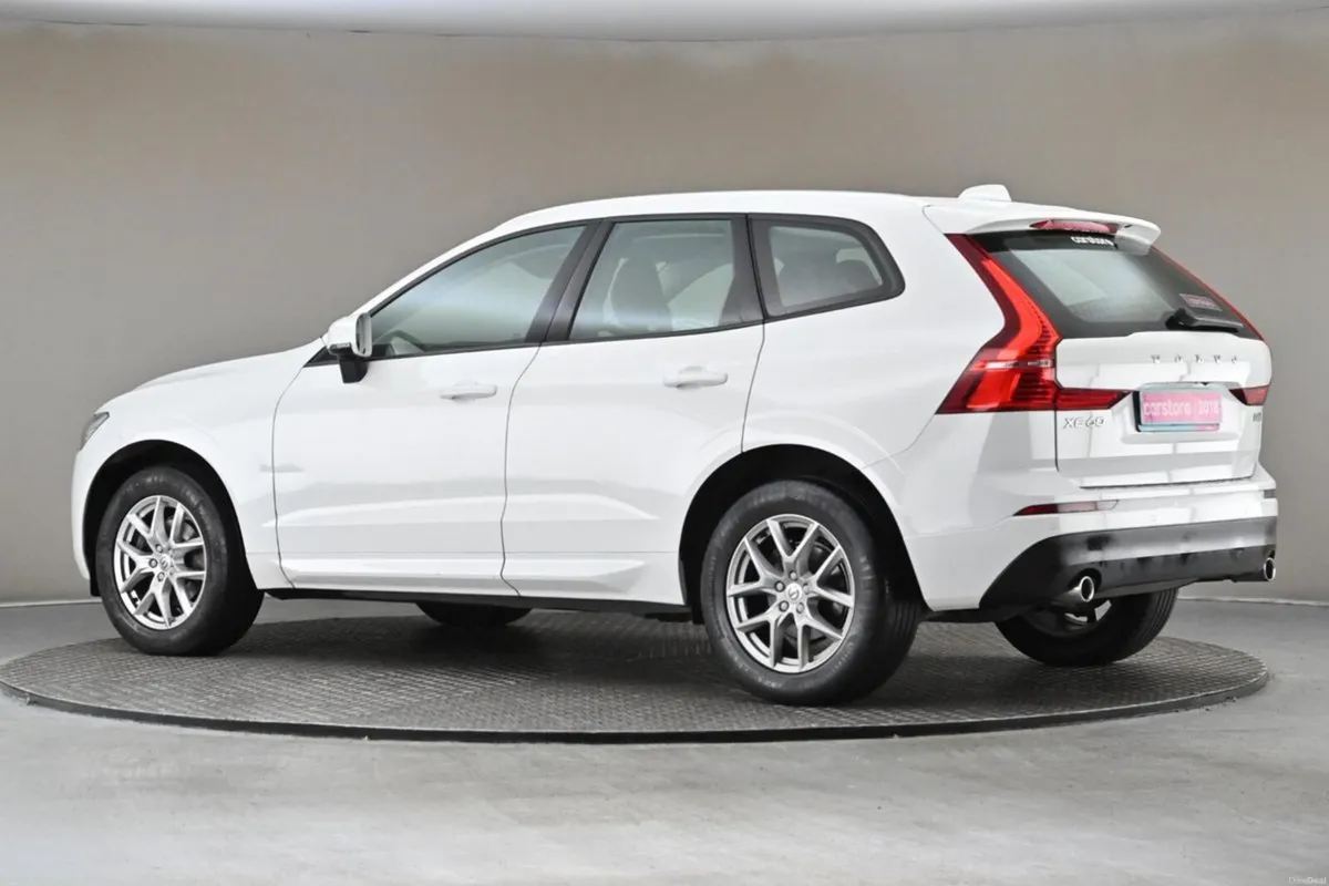 Volvo XC60 2.0 D4 AWD MOMENTUM **FULL LEATHER** - Image 6