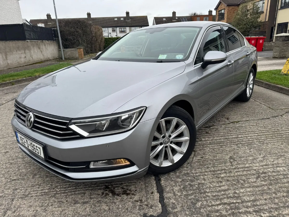 Volkswagen Passat 2019 - Image 2