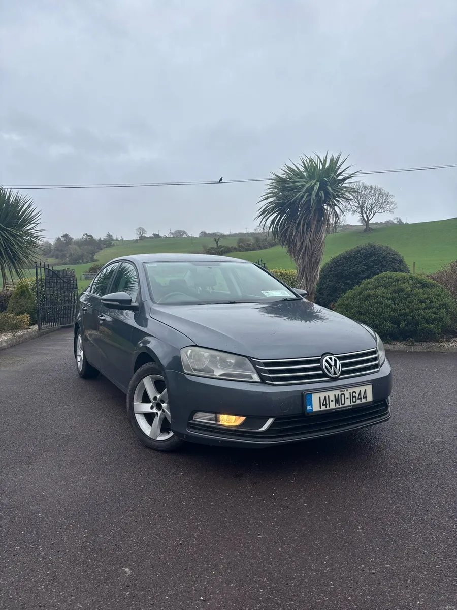 2014 Volkswagen Passat - Image 1