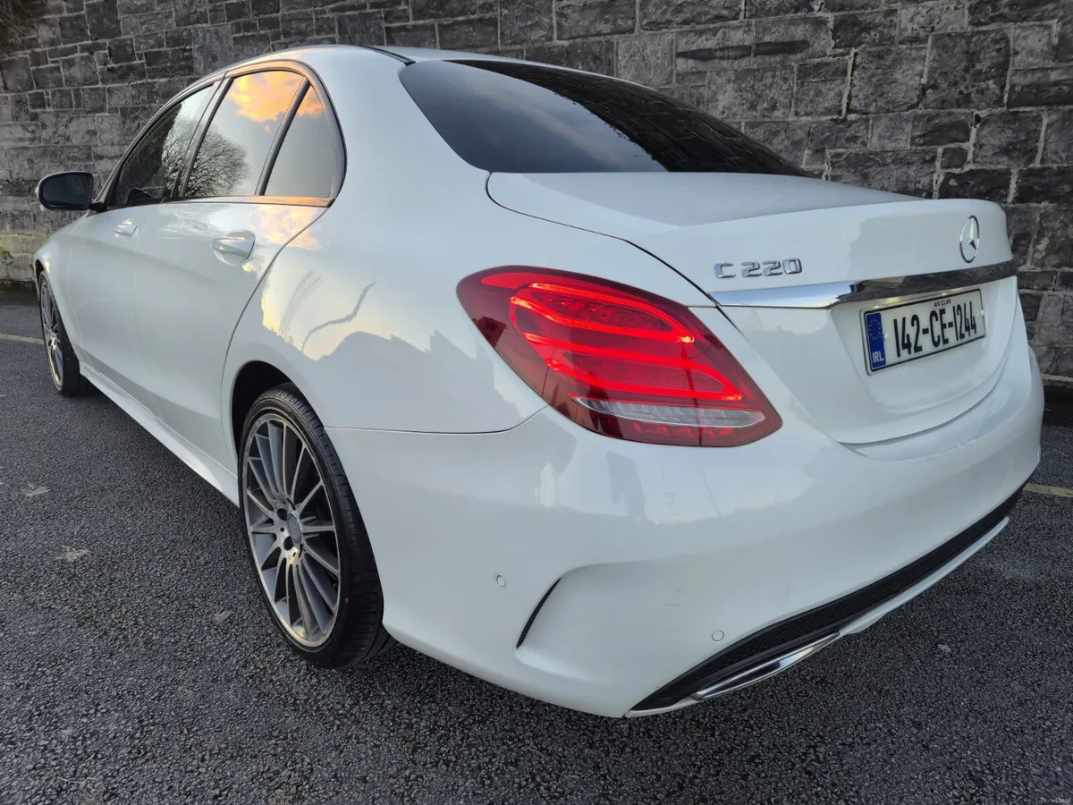 142 Mercedes-Benz C220 AMG!  Rare Manual!! - Image 2