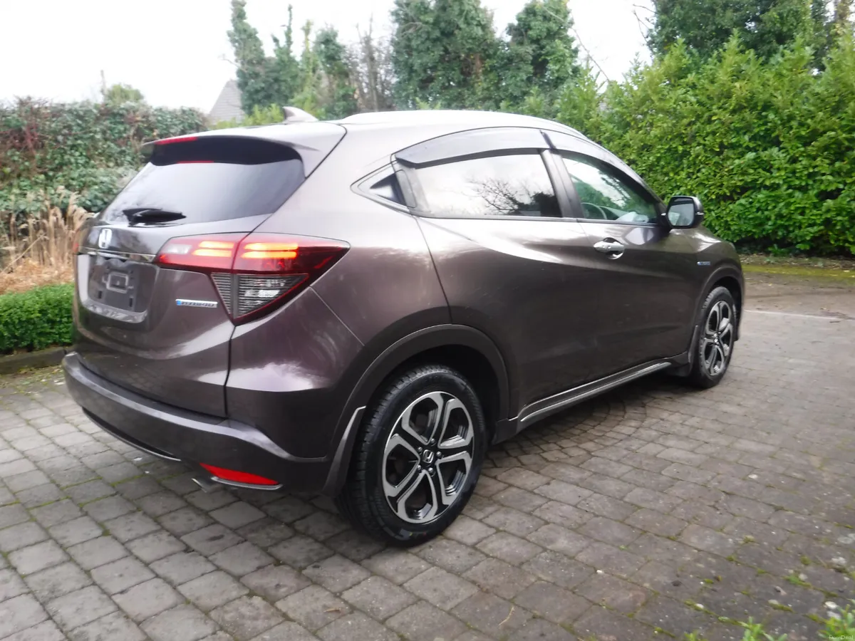 HONDA VEZEL 1.5 AUTO HYBRID HIGH SPEC - Image 3