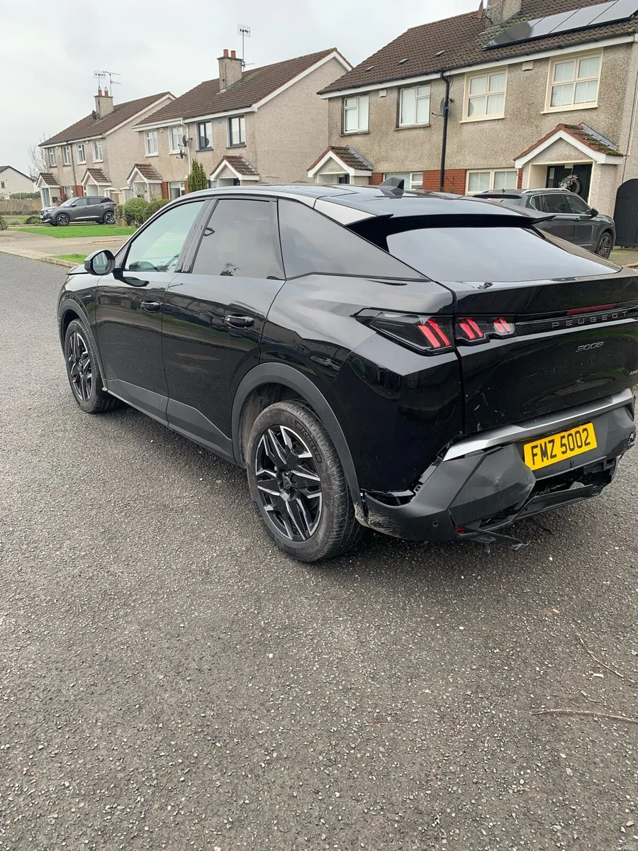 2024  Peugeot 3008 hybrid - Image 4
