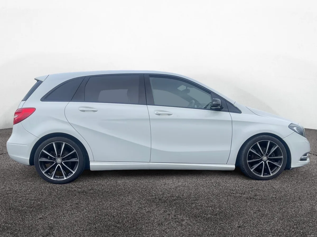 Mercedes-Benz B-Class 2012 - Image 2
