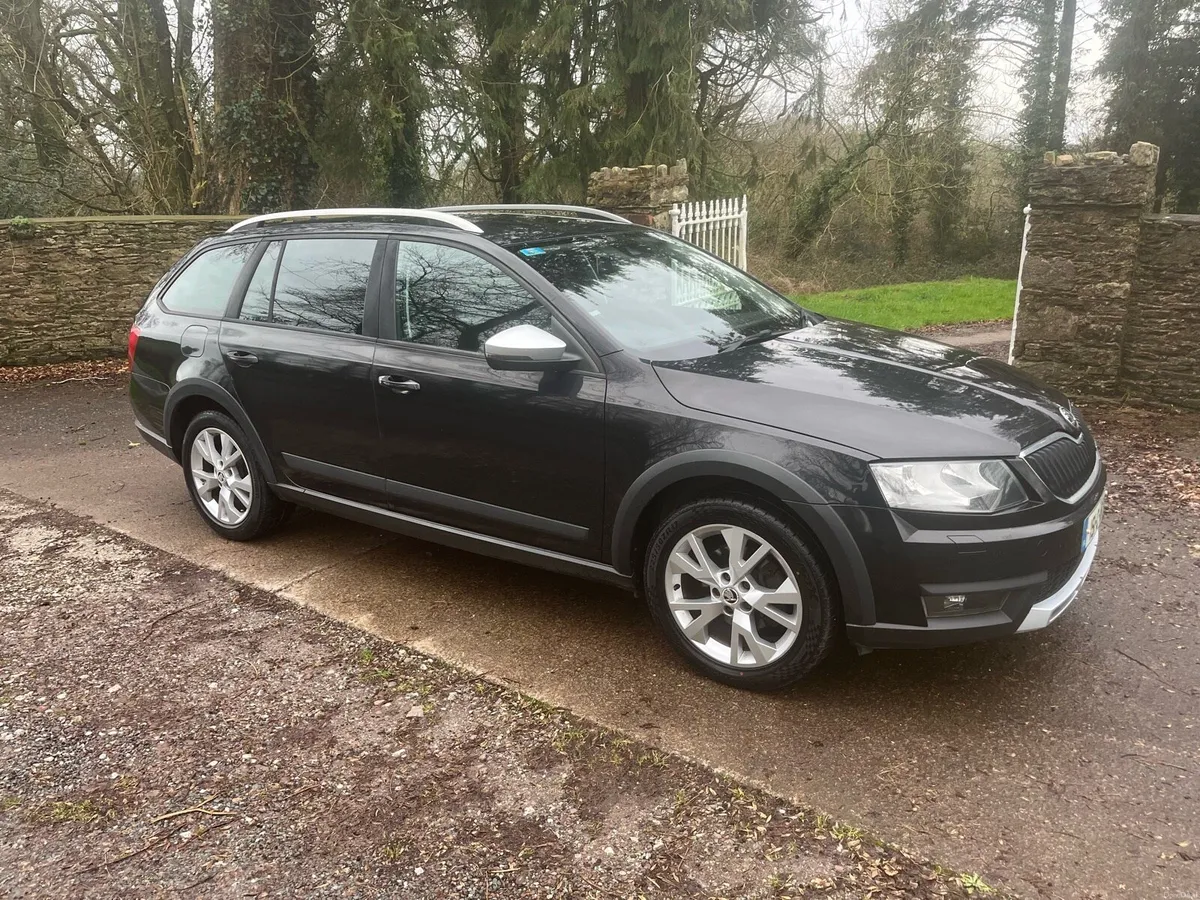 SKODA SUPERB SCOUT 4x4 DIESEL 2.0 150 HP - Image 2