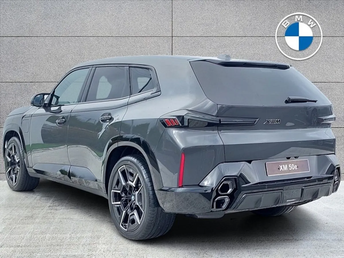 BMW XM XM 50e - Image 2
