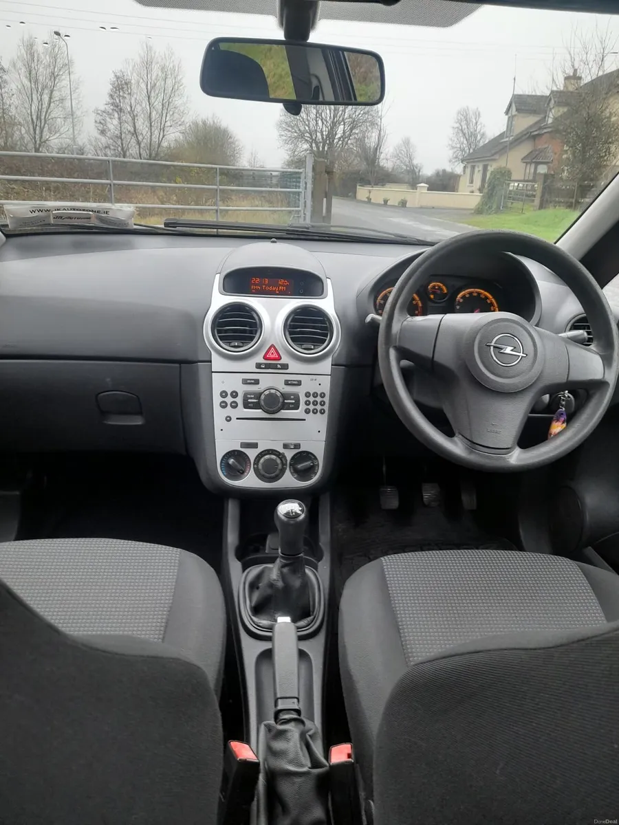 Opel Corsa 2011 - Image 3